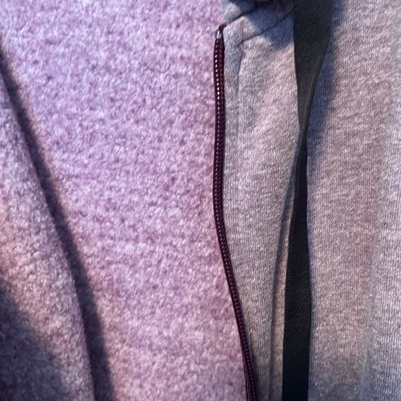 Under Armour full zip Jacket with hood - Picture 5 of 5